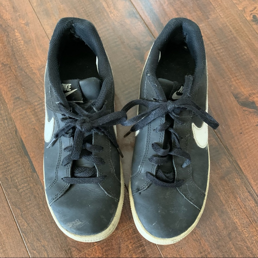 Nike Black Sneakers SZ- 7